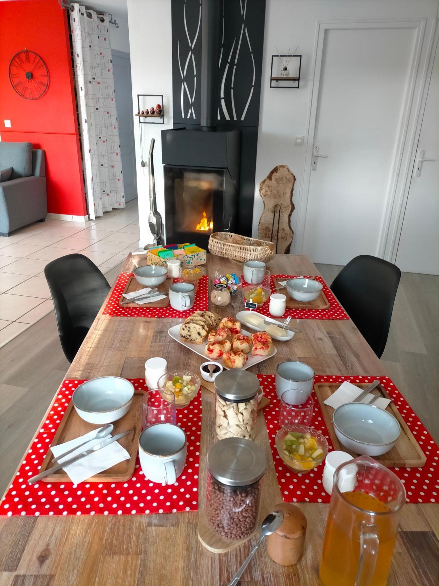 Bed and Breakfast Les Terrasses Saint-Paul-en-Pareds Exterior foto